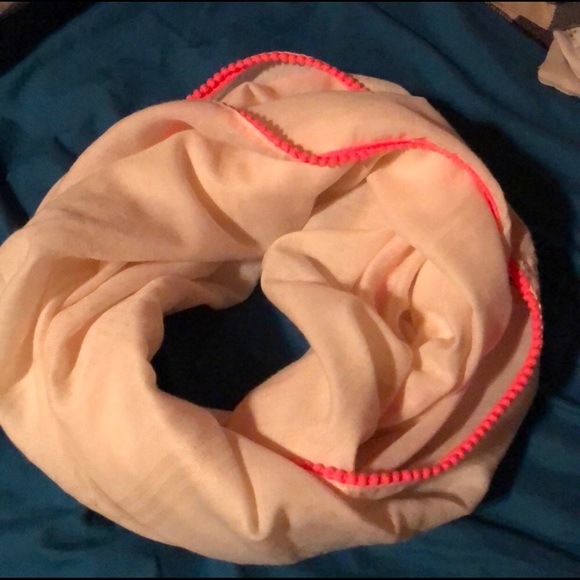 Hollister Scarf - Picture 1 of 1